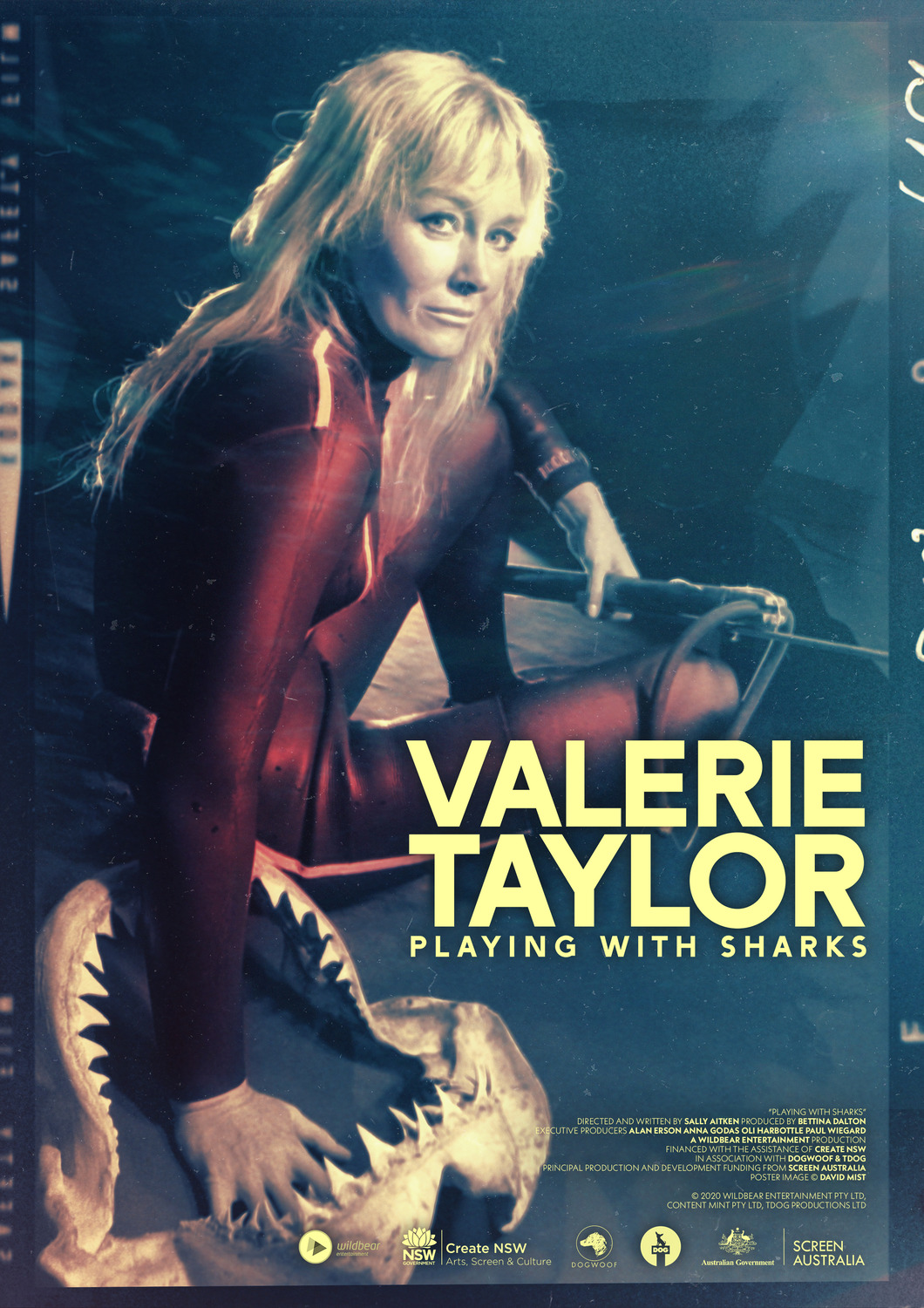 Extra Large Movie Poster Image for Playing with Sharks: The Valerie Taylor Story (#2 of 2)