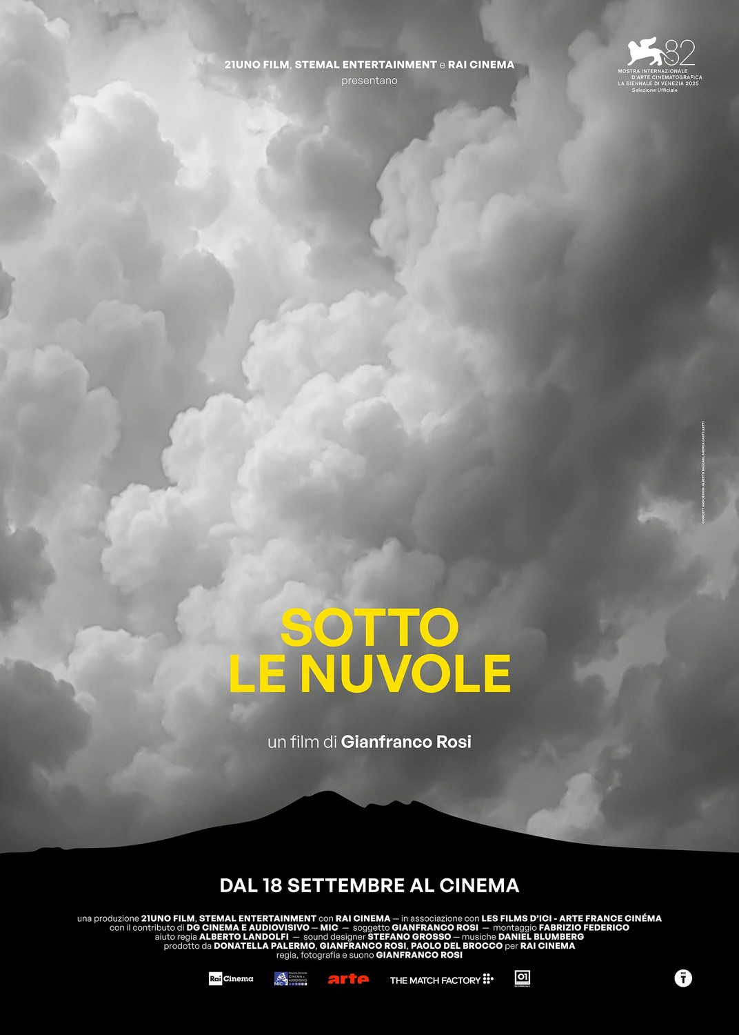 Extra Large Movie Poster Image for Sotto le nuvole 