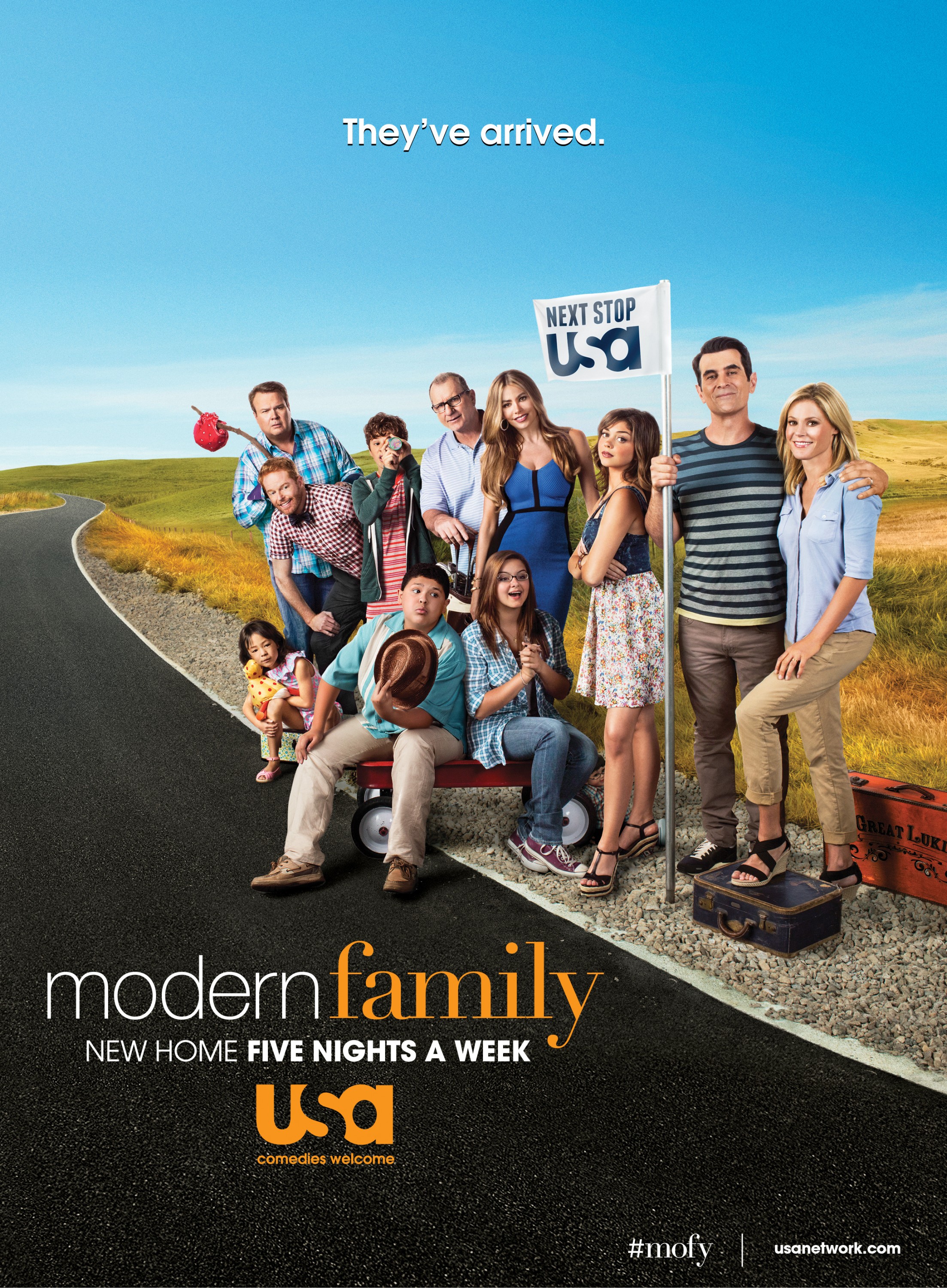 Mega Sized TV Poster Image for Modern Family (#8 of 19)